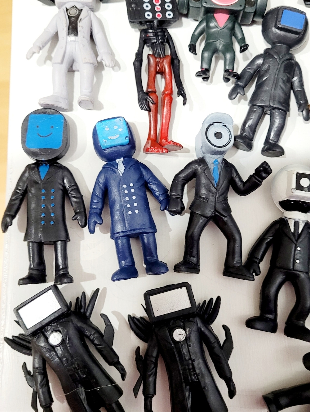 Skibidi Toilet Figure Lot of 24 Cameraman TV Man Speaker Man Mixed Characters - Picture 5 of 7